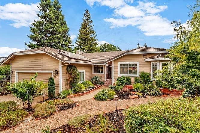 1st image of 3341 Colina Ct