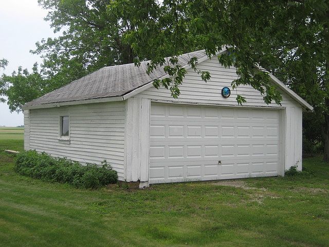 2nd image of 702 E Main St