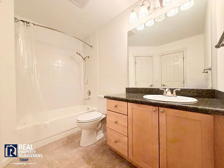 2613 S 272nd St #21 — Photo 17
