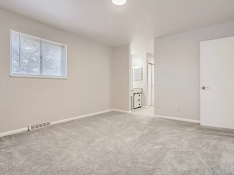 3296 S Geneva St — Photo 15