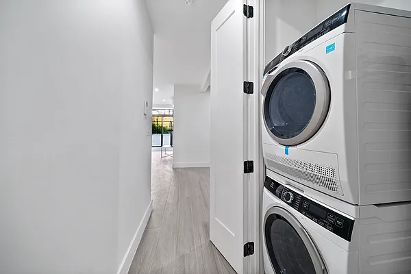 Rented by Compass | media 23