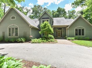 W232S5945 Charles Dr, Waukesha, WI 53189