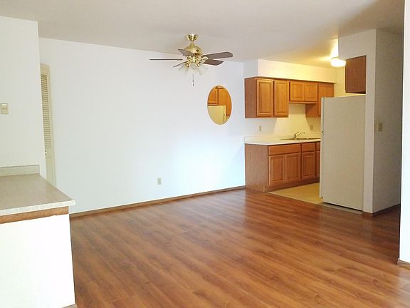 2nd image of 214 Williamsburg Dr APT 3