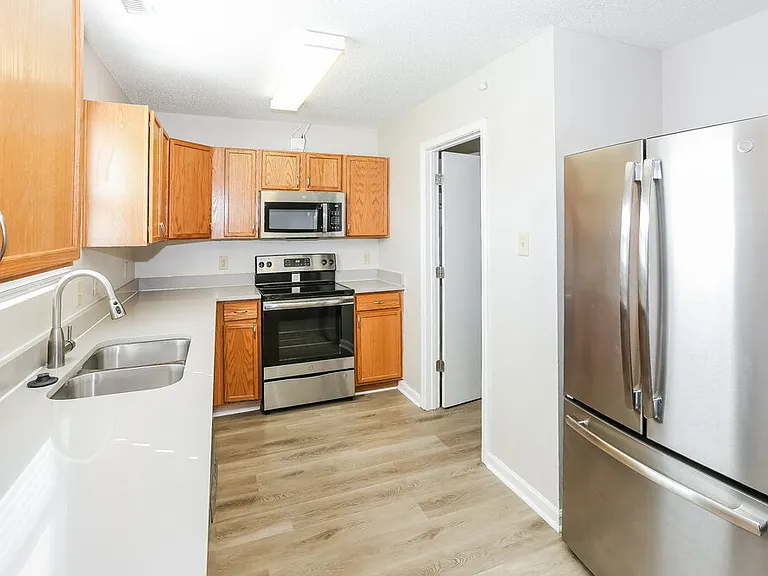 803 Chastain Ave — Photo 9