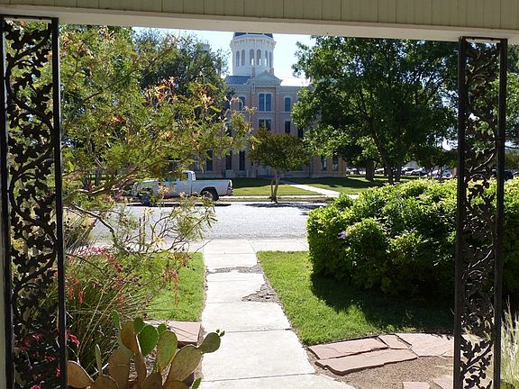 4th image of 305 N Highland Ave