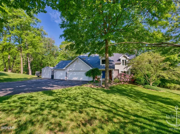 35 Chestnut Ct, Jersey Shore, PA 17740