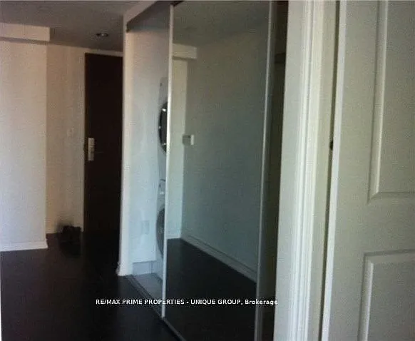 386 Yonge St #1707 — Photo 8