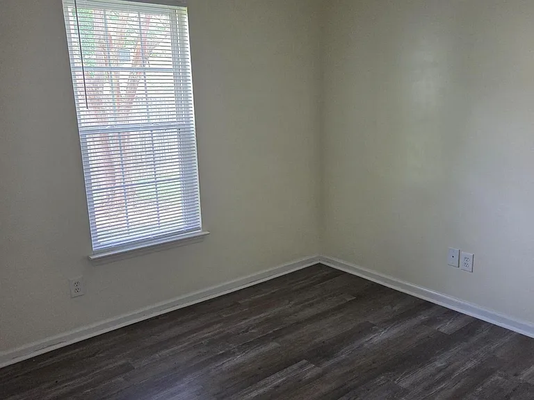 1200 Saint Charles Cir — Photo 8