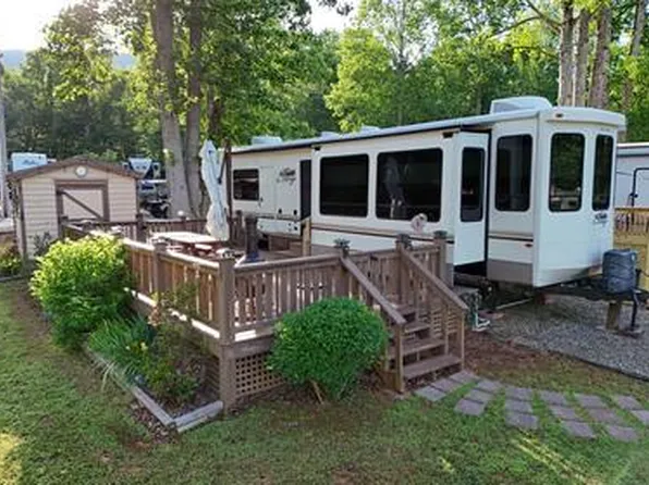 112 Twin Creeks Rd, Blairsville, GA 30512