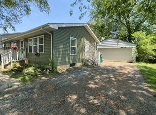 2504 Lilac St, McHenry, IL 60051