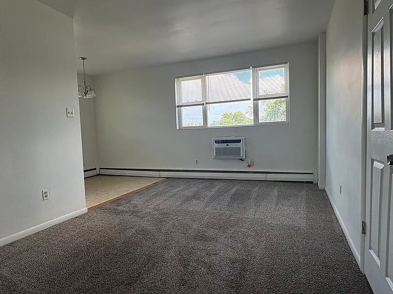 1029 Broadway #B5 — Photo 2