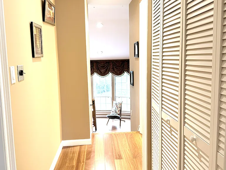 21 Manors Dr — Photo 18