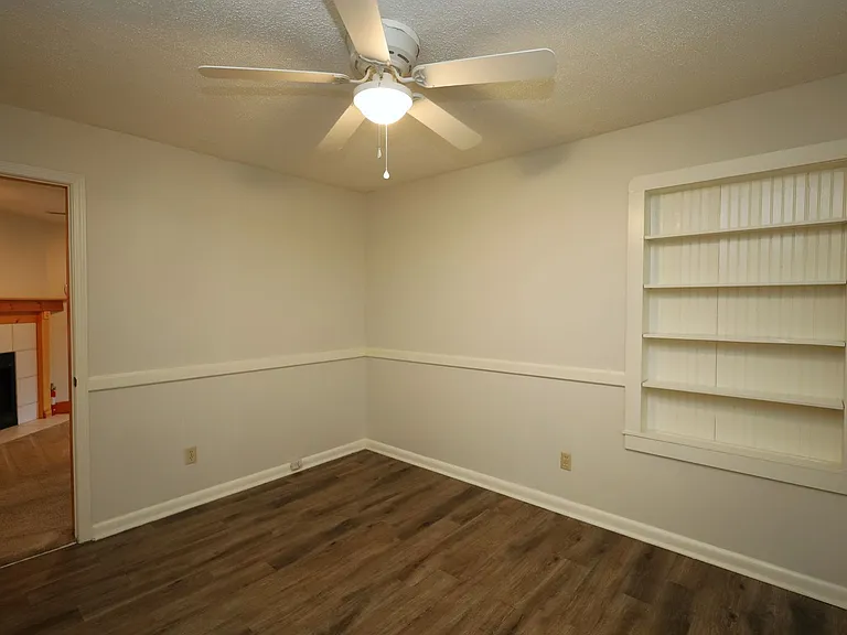 818 Stillwater Dr — Photo 5