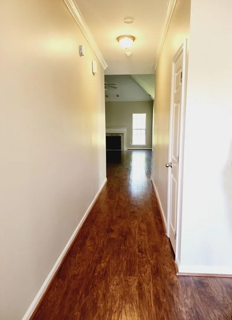 Building Photo - 446 Savannah Cv