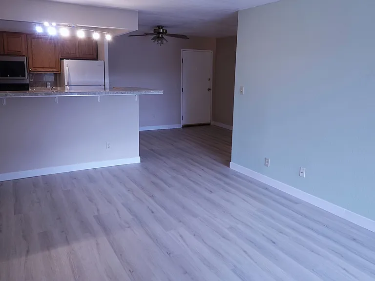 1200 Golden Cir #311 — Photo 8
