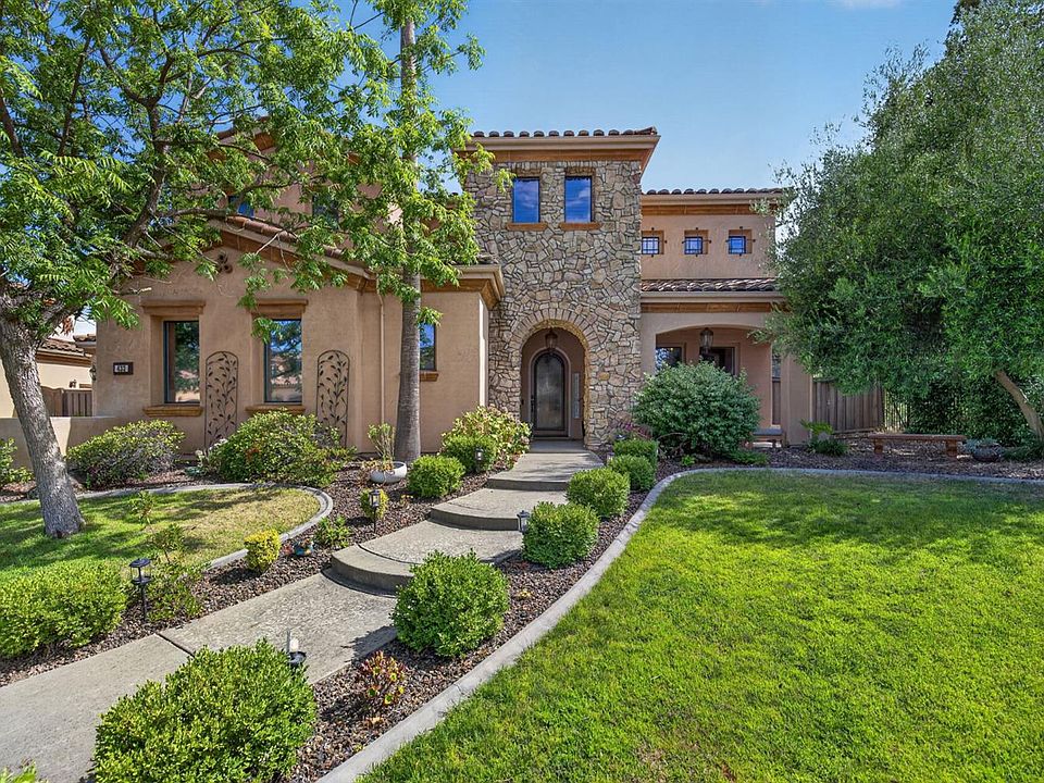 1st image of 433 Calabria Ct