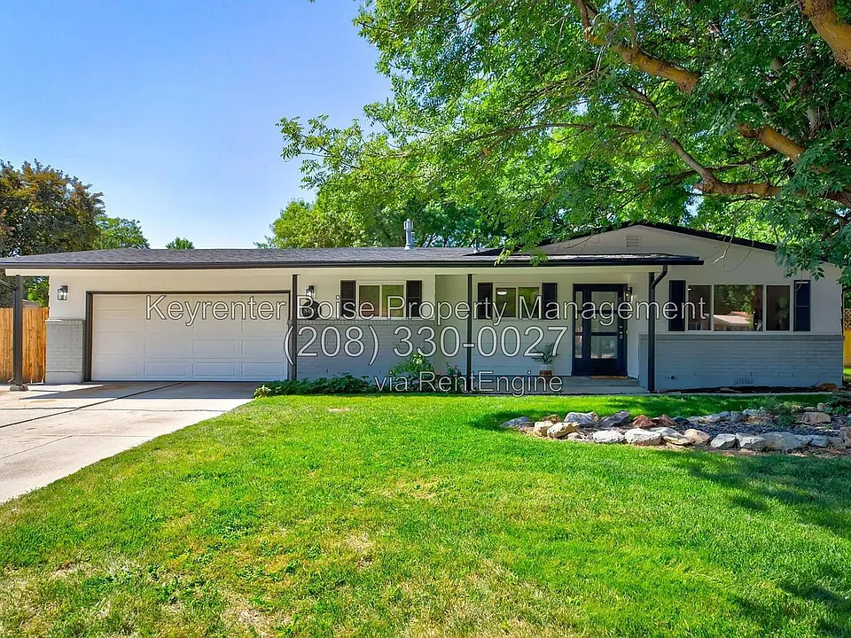 8605 W Winchester Dr