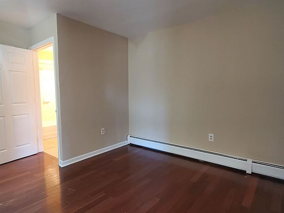 3rd image of 569 Westside Ave