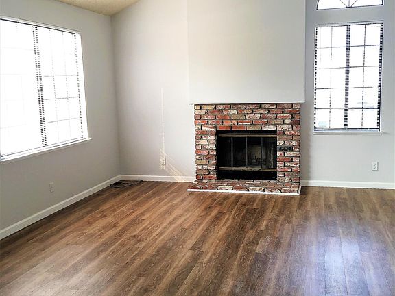 4th image of 398 Brookmere Dr