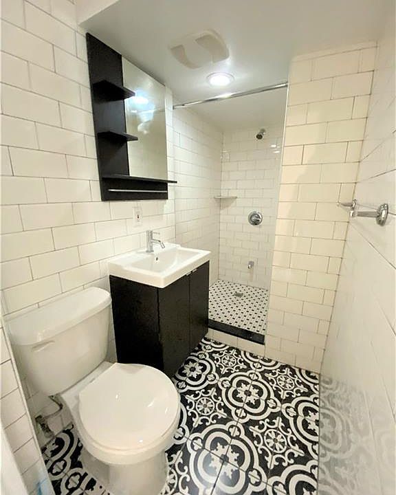 1st image of 35 Madison St #1R