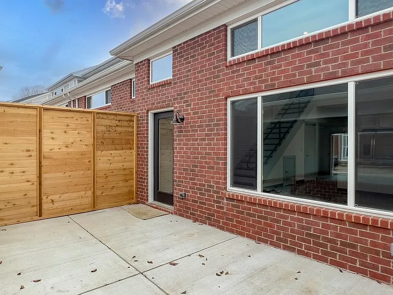 3817 Jett Ln — Photo 28