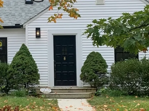 1416 Iroquois Pl, Ann Arbor, MI 48104