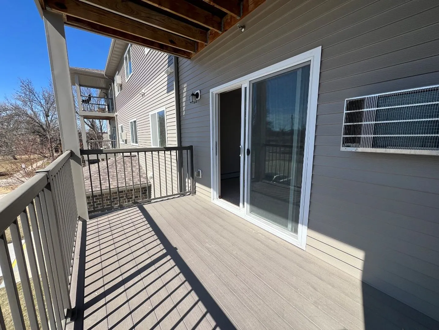 3202 — Photo 3