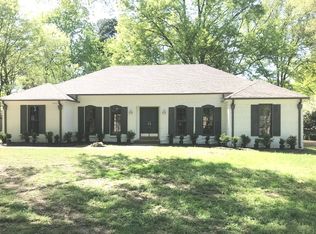 1601 McHenry Cir E, Memphis, TN 38138