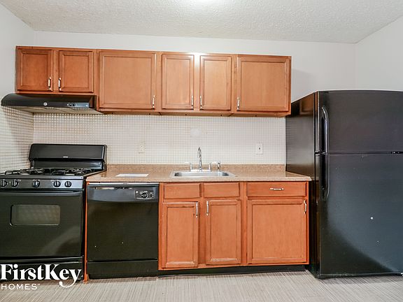 3rd image of 2361 Battlefield Dr
