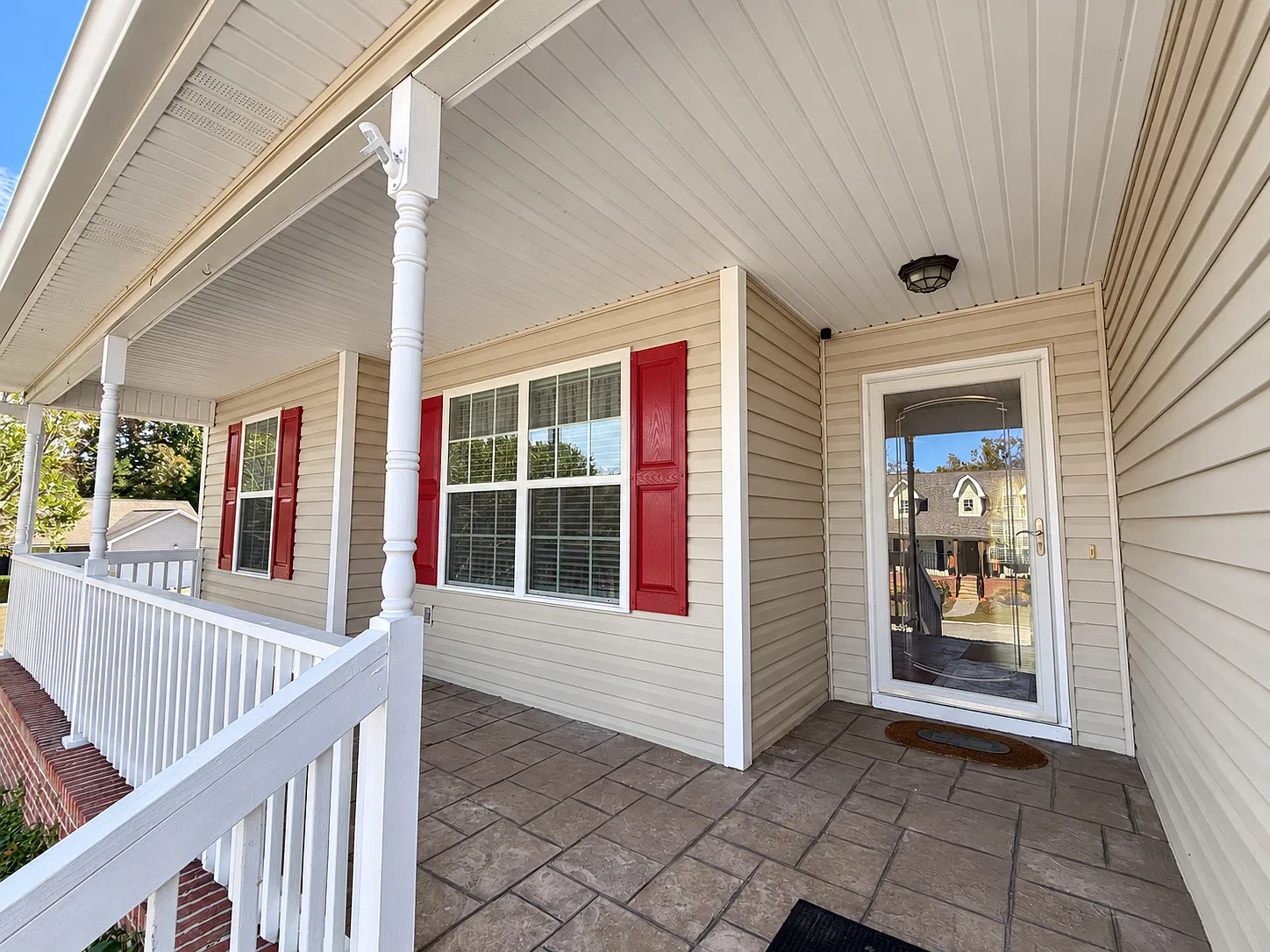 3 bed, 1386 sqft, $2,200 — Photo 3