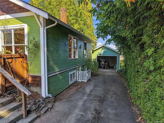 3rd image of 2943 Sherman Rd