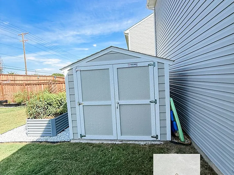 624 Batchomble Ln — Photo 16
