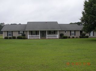 6816 Mendes Rd, Glennville, GA 30427
