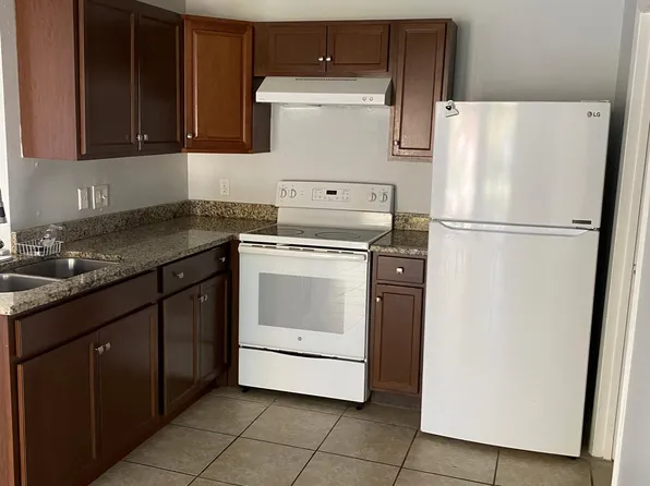 2050 Oleander Blvd APT 10-202, Fort Pierce, FL 34950