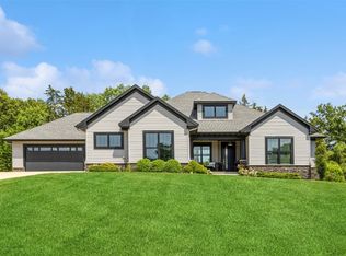 1369 Spring Ridge Ct NE, Swisher, IA 52338