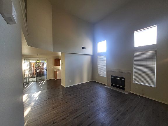 Entrance Living room