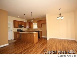 202 Patton Ave, New Berlin, IL 62670