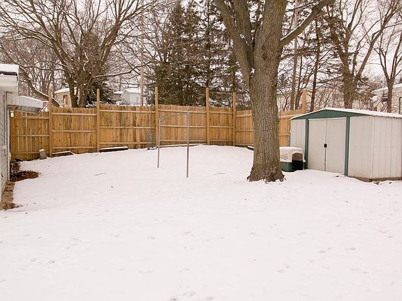 5th image of 1325 N 11th Ave
