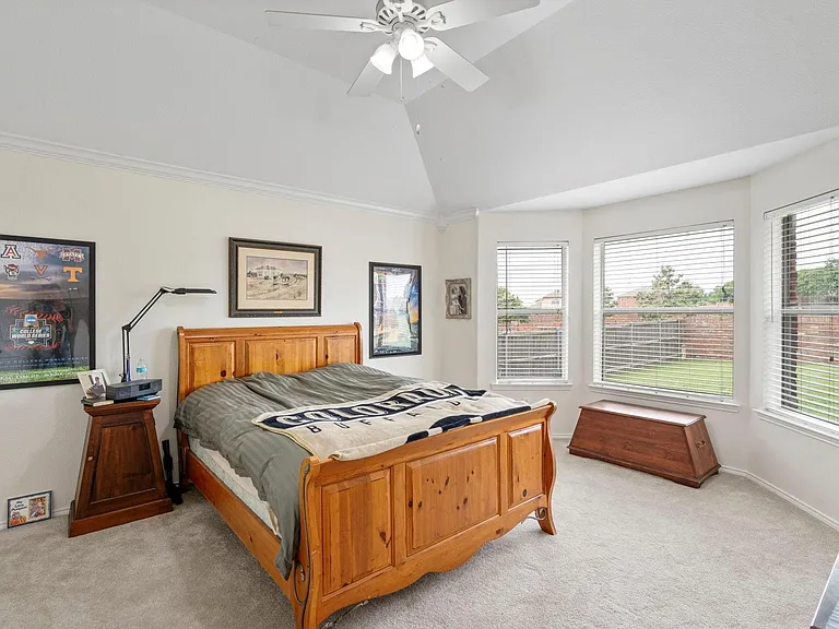 404 Dartmoor Dr — Photo 18