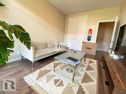 2nd image of 240 Crown St #4UU