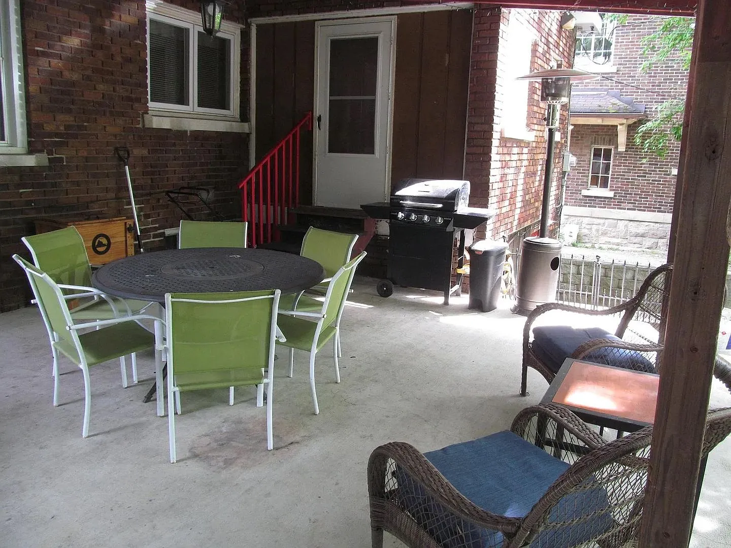 7 BR 3 BA next to Union. Available August 2027 — Photo 2