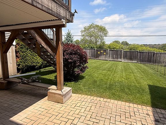 3rd image of 146 Britannia Cres