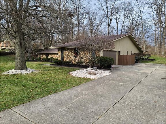 3rd image of 199 Trailwoods Dr