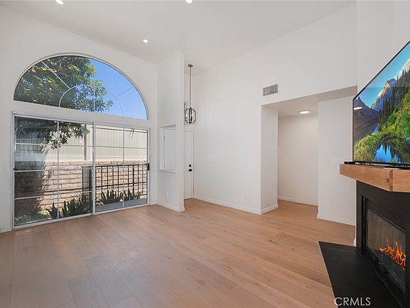 4th image of 5455 Sylmar Ave APT 2103