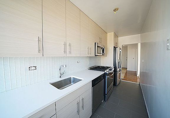4th image of 444 E 82nd St APT 28A