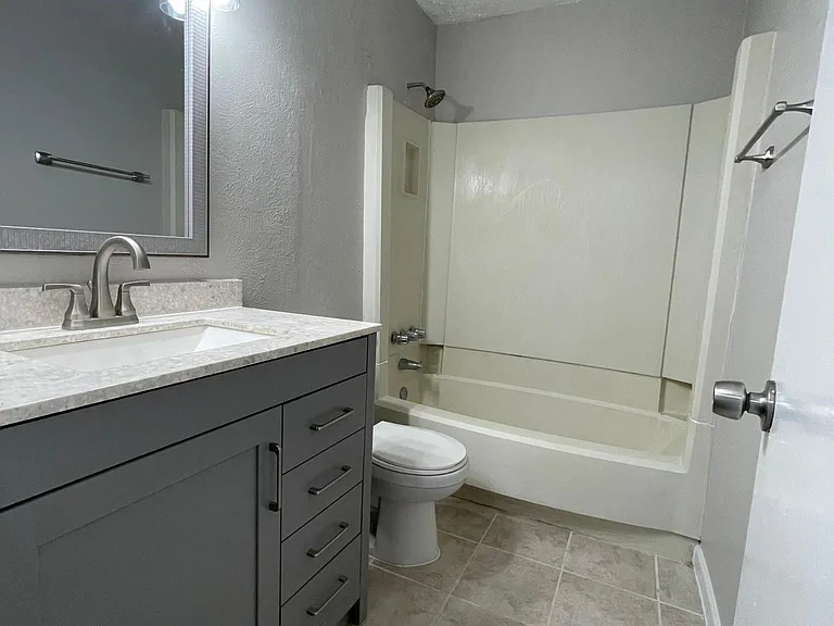 930 Grand Junction Dr — Photo 8