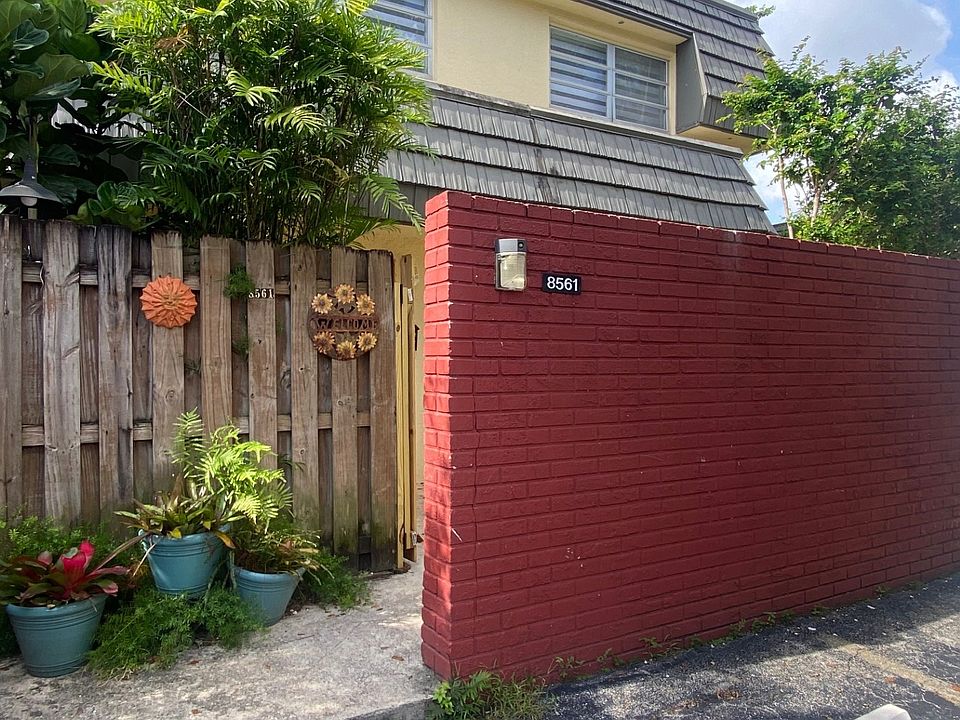 1st image of 8561 SW 137th Ave