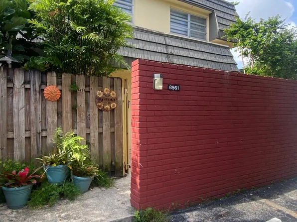 8561 SW 137th Ave, Miami, FL 33183