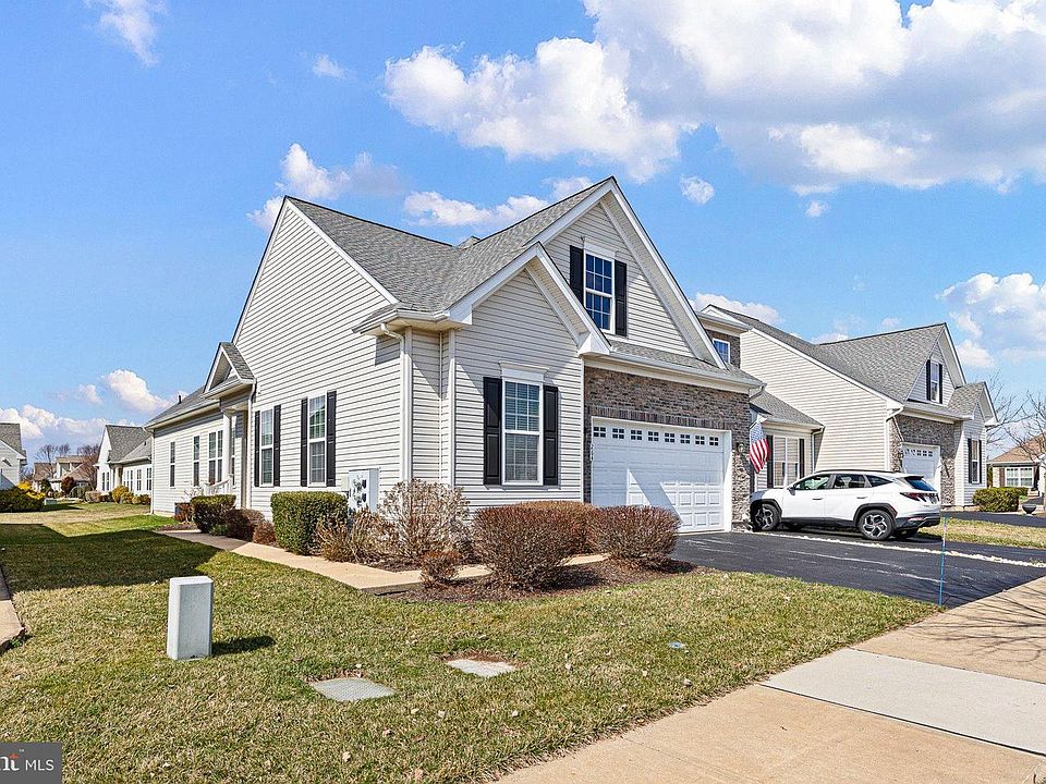 1st image of 264 Trellis Ln