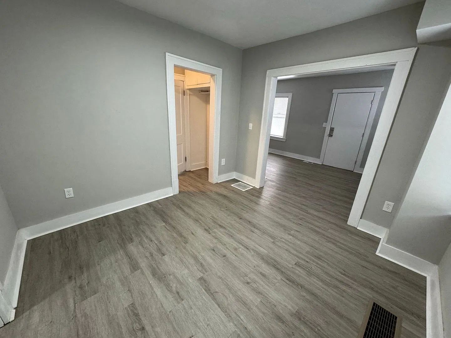 Spacious 3-Bedroom, 2-Bath Kansas City Home — Photo 3